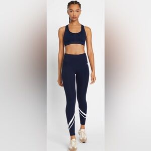 TORY BURCH WEIGHTLESS CHEVRON LEGGINGS